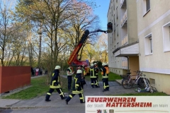 Erkundung der Wohnung über die Drehleiter