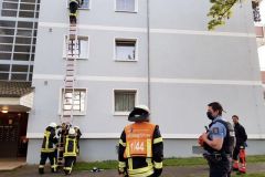 Zugang zur Wohnung über ein gekipptes Fenster