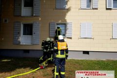 Zugang zur Wohnung über Steckleiter durch gekipptes Fenster