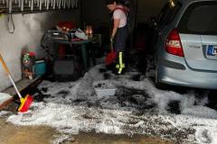Hagel in einer Garage